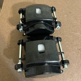91031040 Aftermarket Pair 2-3/4 Inch Big Bore Gm Metric Brake Caliper Universal Side Fit With Pads