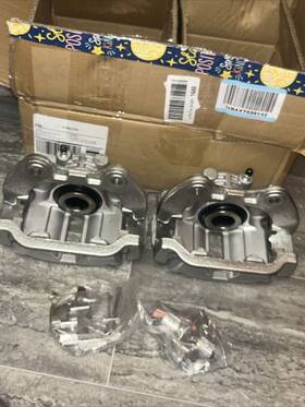 Bc2691pr Auto Shack Rear Brake Calipers With Bracket Pair 2 For Gmc Sierra 1500 Chevy Silverado
