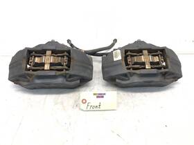 84059652 Cadillac 2016-2020 Ct6 Rwd Left And Right Front Brake Calipers With Pads Oem Brembo