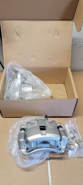 1799-h Detroit Axle Front R L Brake Calipers With Bracket For 01-05 Hyundai Sonata Tiburon Kia Optima