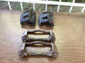 127941 Ford 1995-97 F250/350 Disc Brake Calipers And Brackets Dana 50 Ttb