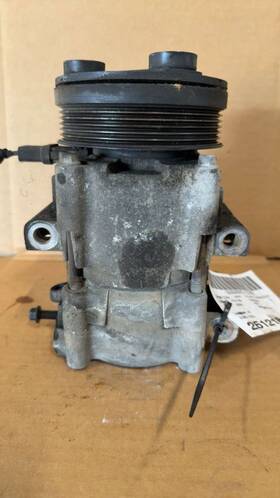 4l3z2b121bb Ford Truck Driver Caliper Front Thru 11/28/04 Fits 04-05 F150 Pickup 4729