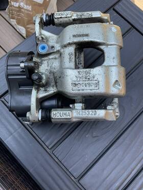 Mb3z2553a Ford Trucks 2021 - 2023 Bronco Rear Left Brake Caliper With Park Actuator