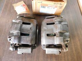 Yc3z-2v130-carm Ford Nos Oem 1999 2004 F250 F350 Super Duty Front Brake Calipers 2000 2001 2002