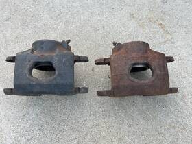5469701 Gm Delco 5469700 1970 Chevelle Disc Brake Caliper Cores - Pair Dates I-17 H-27