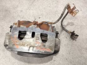 536.gm9o15 Gmc Truck 2015 Sierra 3500 6.0l 4x2 Used Oem Right Front Caliper Dually