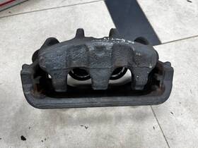 Lr015569 Land Rover 2010-17 Range Sport Front Right Passenger Side Brake Caliper Oem