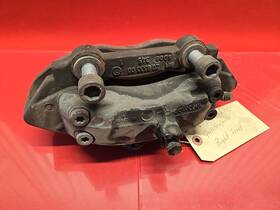 197742 Maserati 2003 - 2007 Quattroporte 07-13 Granturismo Front Passenger Caliper