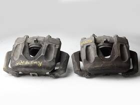 08.25.22.84 Mercedes-benz 2010 - 2013 E Class C207 E350 Caliper Brake Front Set Of 2 Oem