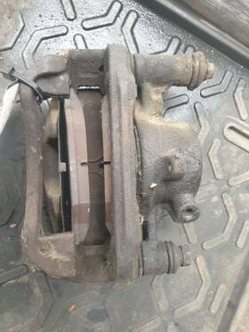 47730-26040 Toyota Passenger Right Caliper Front 1 Ton Fits 85-88 Pickup