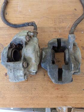 536-50108l Triumph Front Brake Calipers Spitfire Mark Iv Fits 68-80